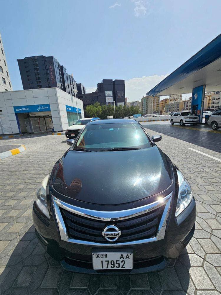 2015 Nissan Altima thumbnail 2