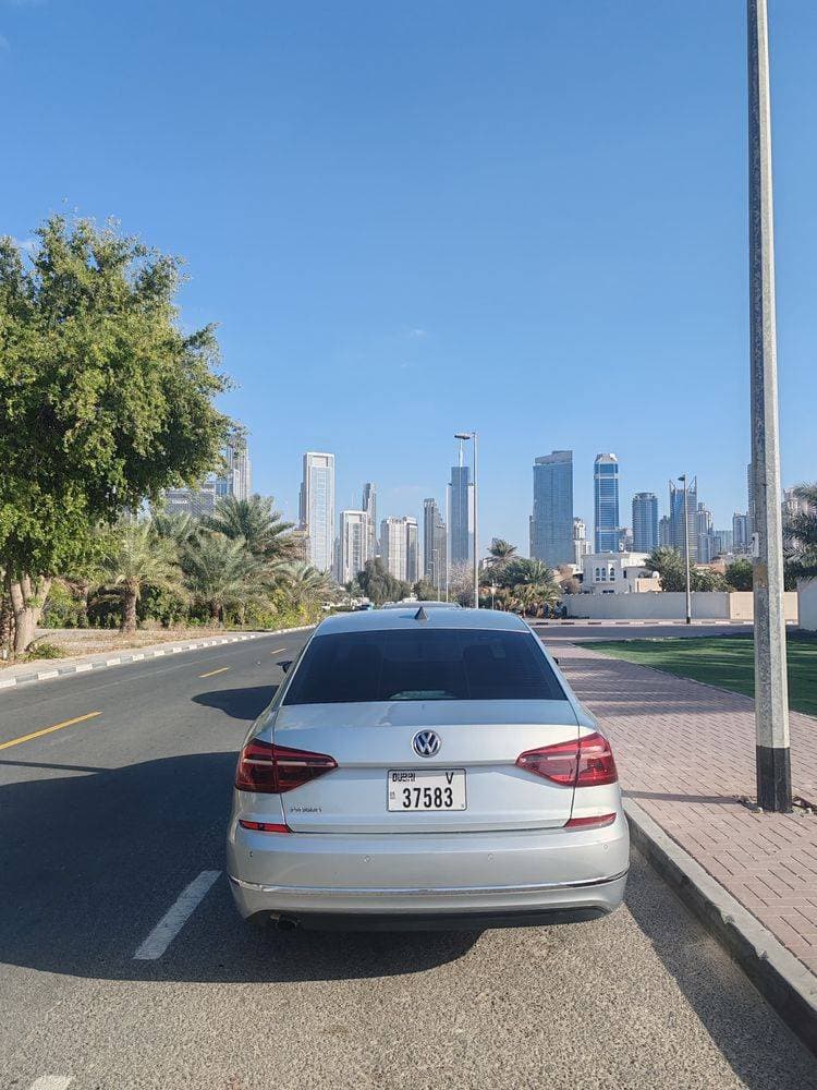 2018 Volkswagen Passat thumbnail 3
