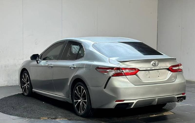 2018 Toyota Camry thumbnail 4