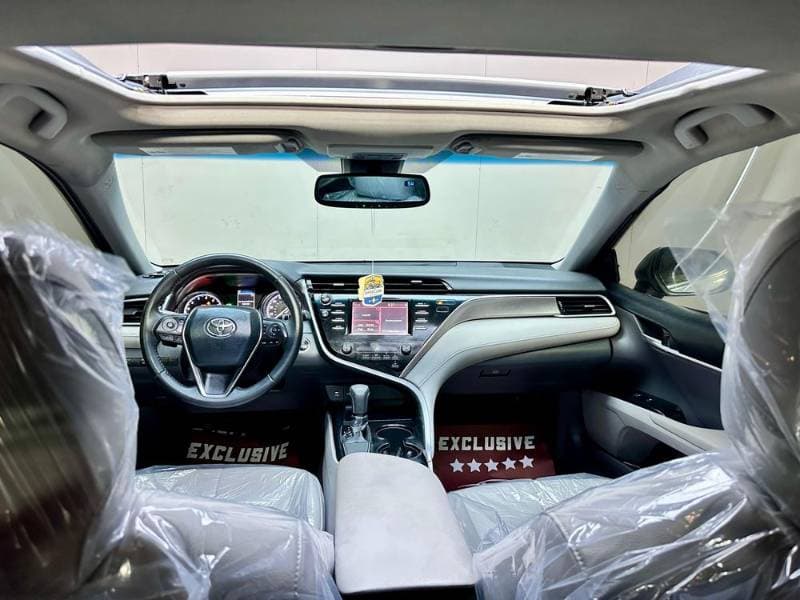 2018 Toyota Camry thumbnail 5