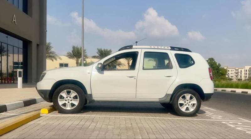 2015 Renault Duster thumbnail 3
