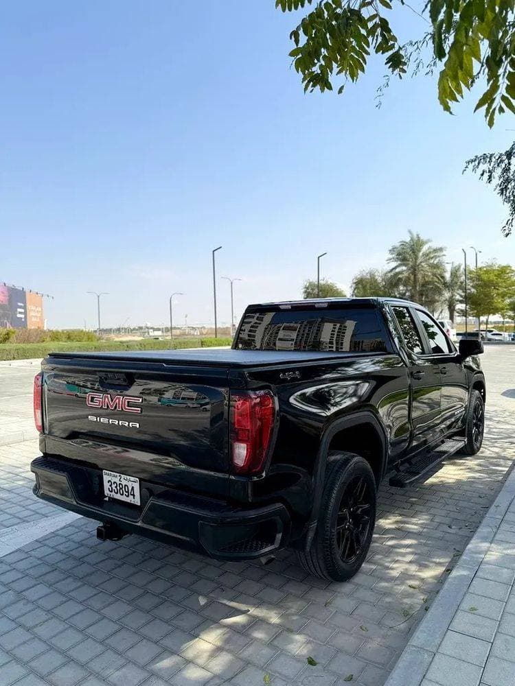 2023 GMC Sierra thumbnail 3