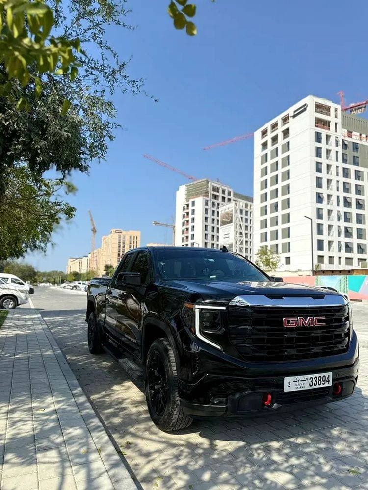 2023 GMC Sierra thumbnail 2