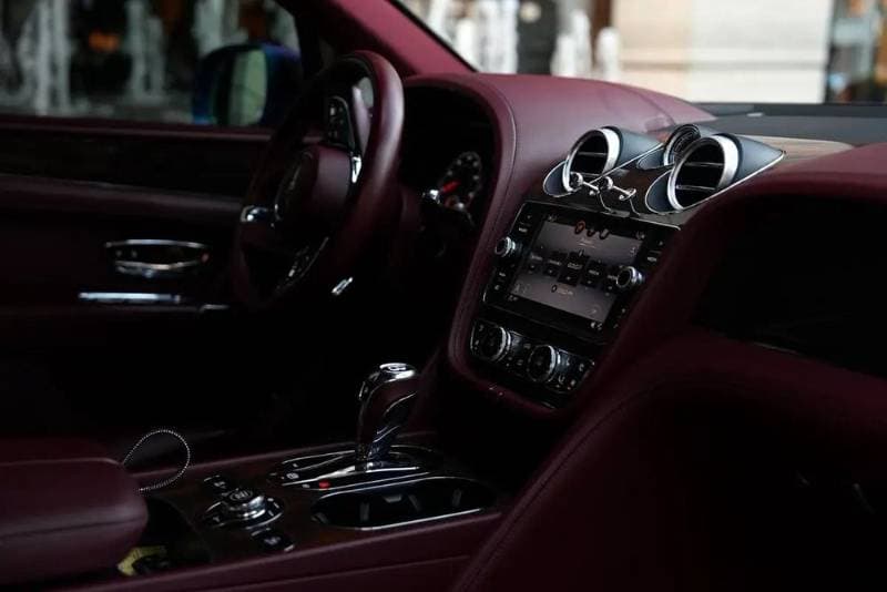 2019 Bentley Bentayga thumbnail 4