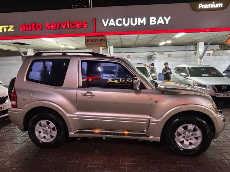 2006 Mitsubishi Pajero Sport thumbnail 4
