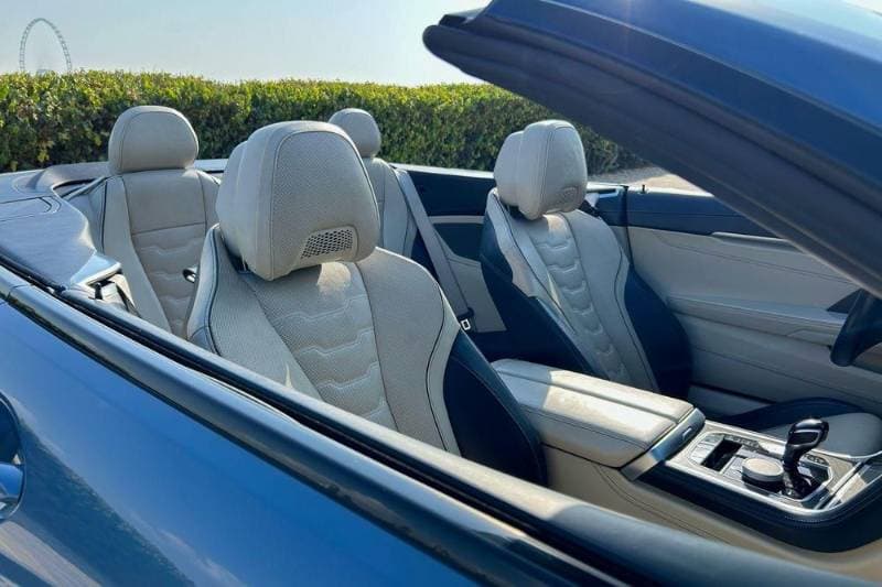 2022 BMW 8 Series Convertible thumbnail 4