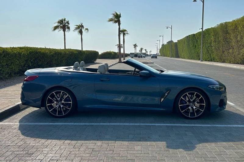 2022 BMW 8 Series Convertible thumbnail 3