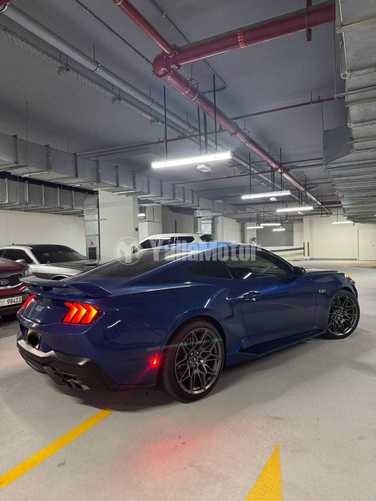 2024 Ford Mustang thumbnail 4