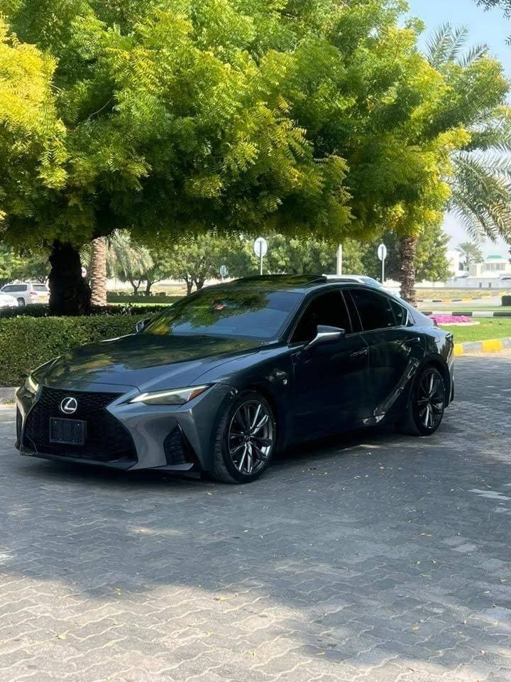 2021 Lexus IS thumbnail 2