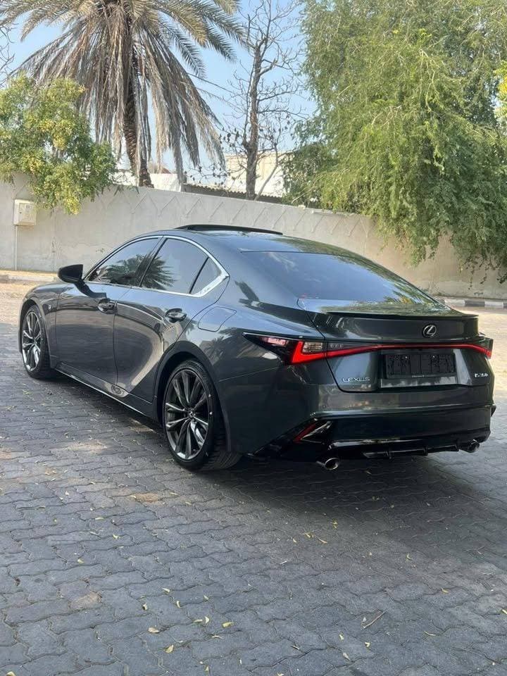 2021 Lexus IS thumbnail 5
