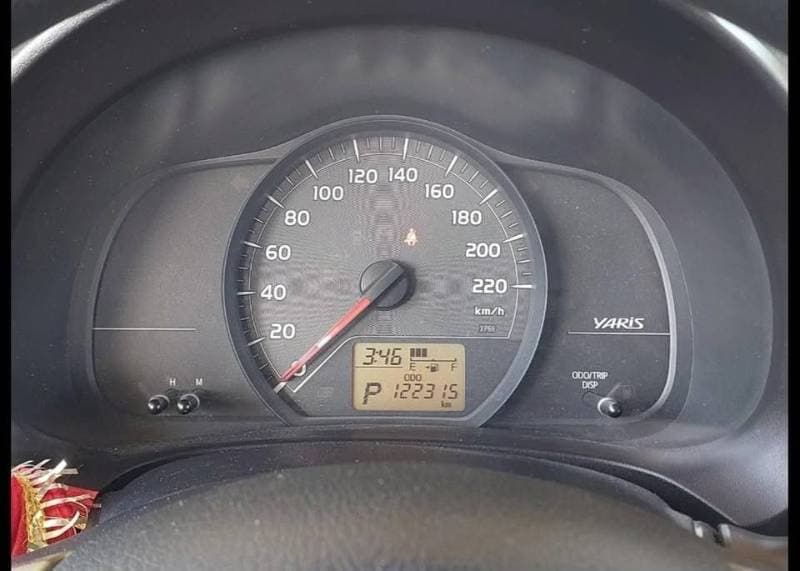 2012 Toyota Yaris thumbnail 5