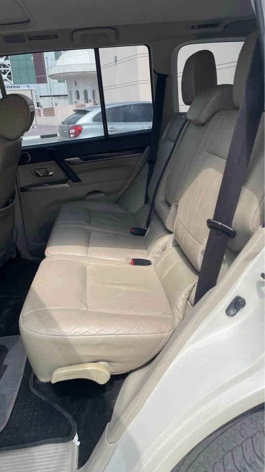 2015 Mitsubishi Pajero thumbnail 8