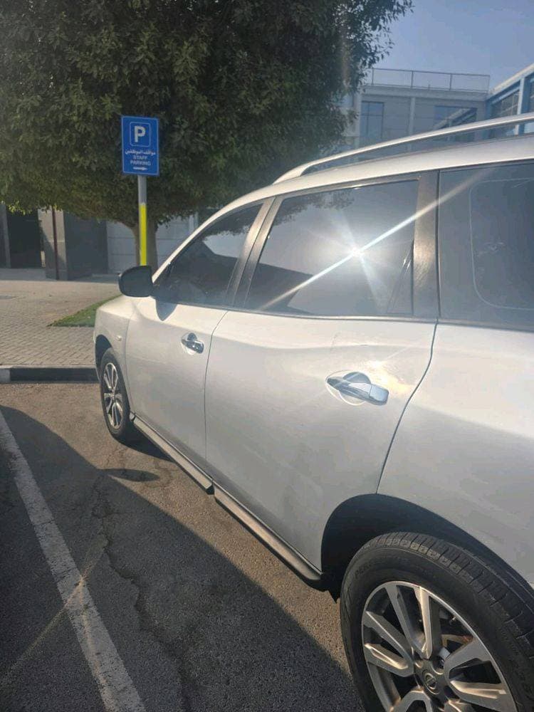 2013 Nissan Pathfinder thumbnail 4