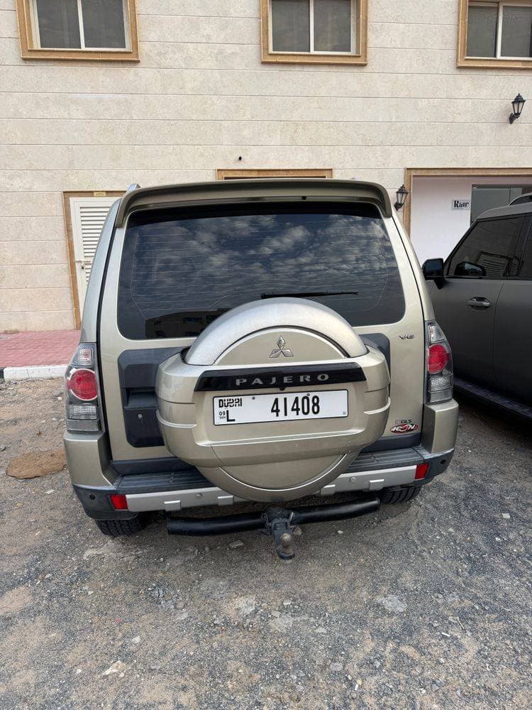 2008 Mitsubishi Pajero thumbnail 2