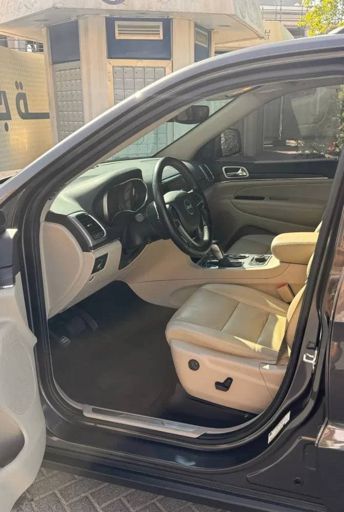 2021 Jeep Grand Cherokee thumbnail 3