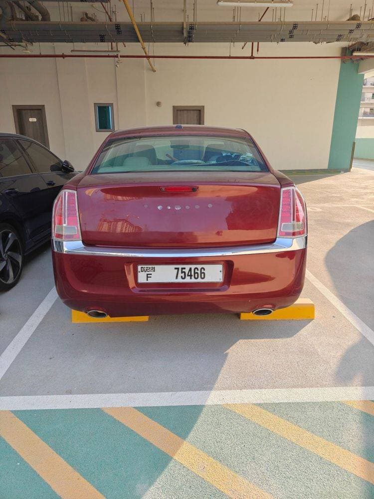 2014 Chrysler 300C thumbnail 2