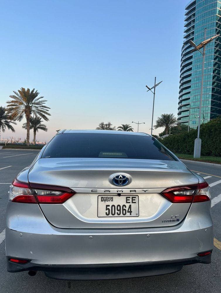 2019 Toyota Camry thumbnail 2