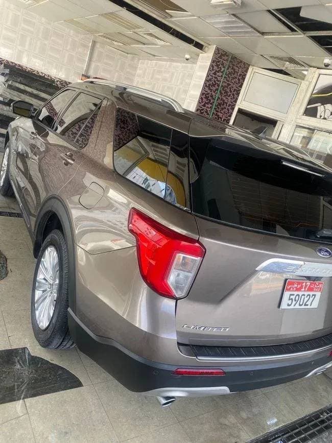 2021 Ford Explorer thumbnail 2