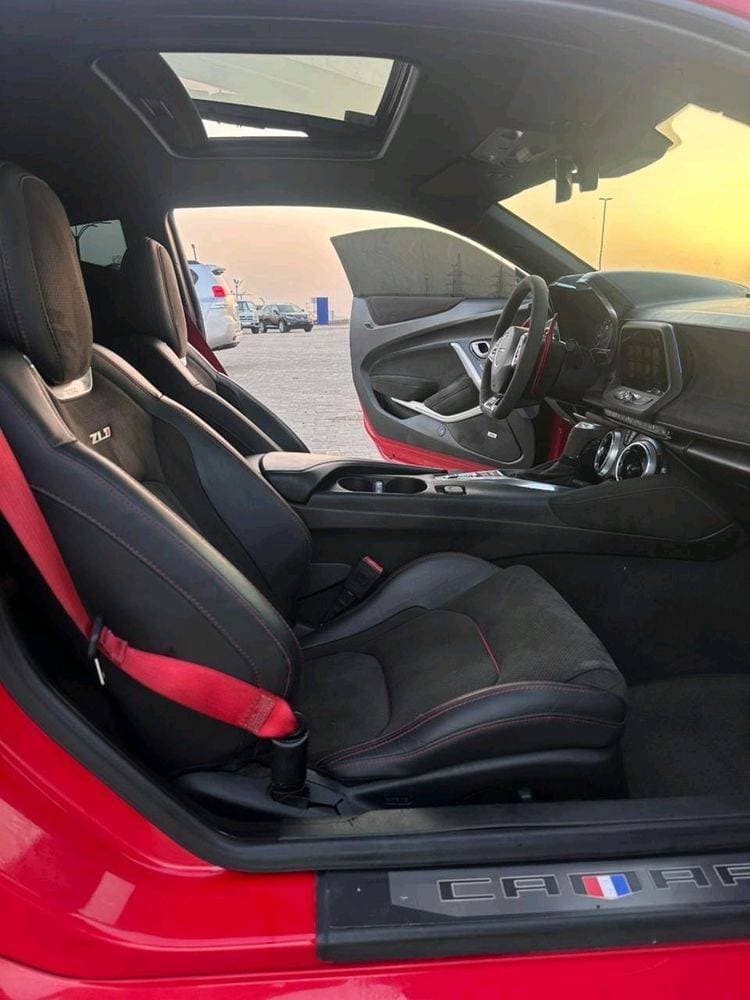 2018 Chevrolet Camaro Coupe thumbnail 3