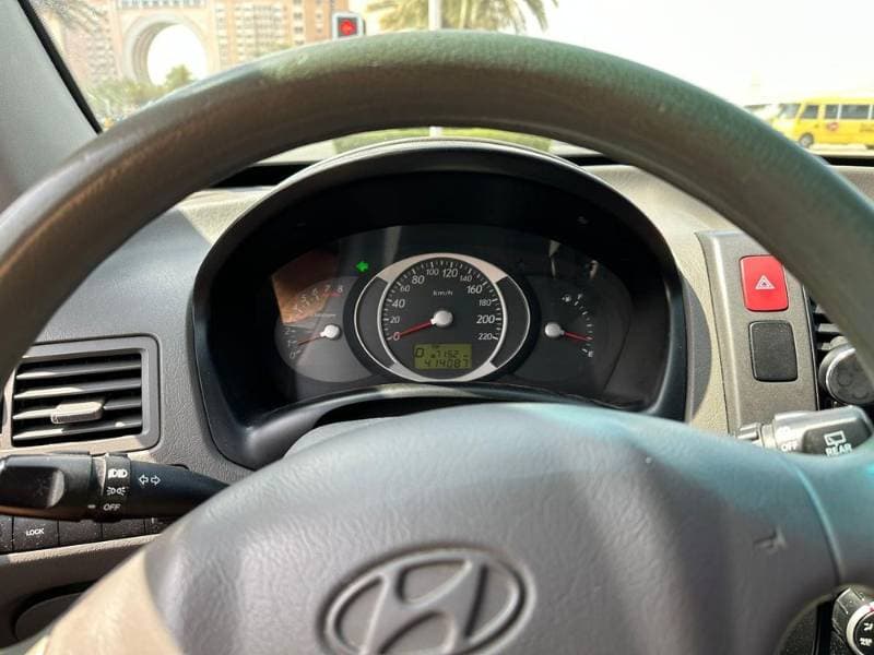 2009 Hyundai Tucson thumbnail 2
