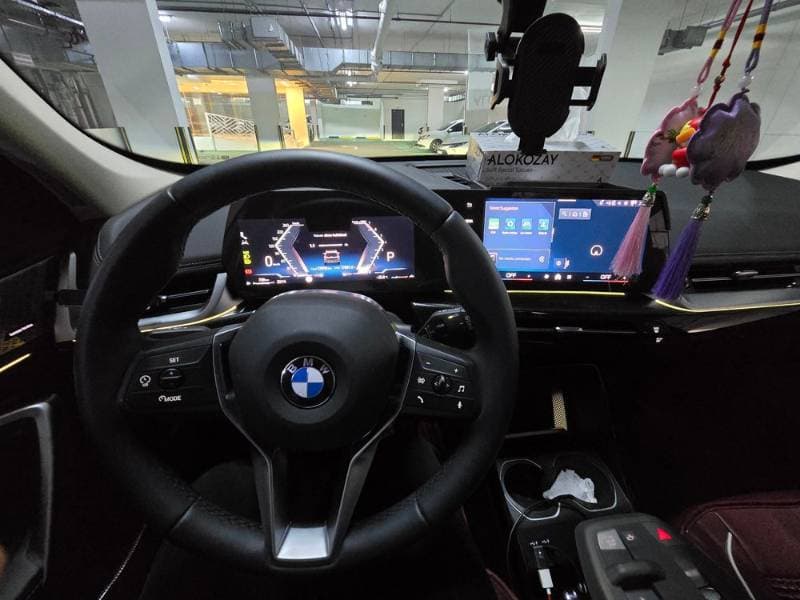 2024 BMW X1 thumbnail 5