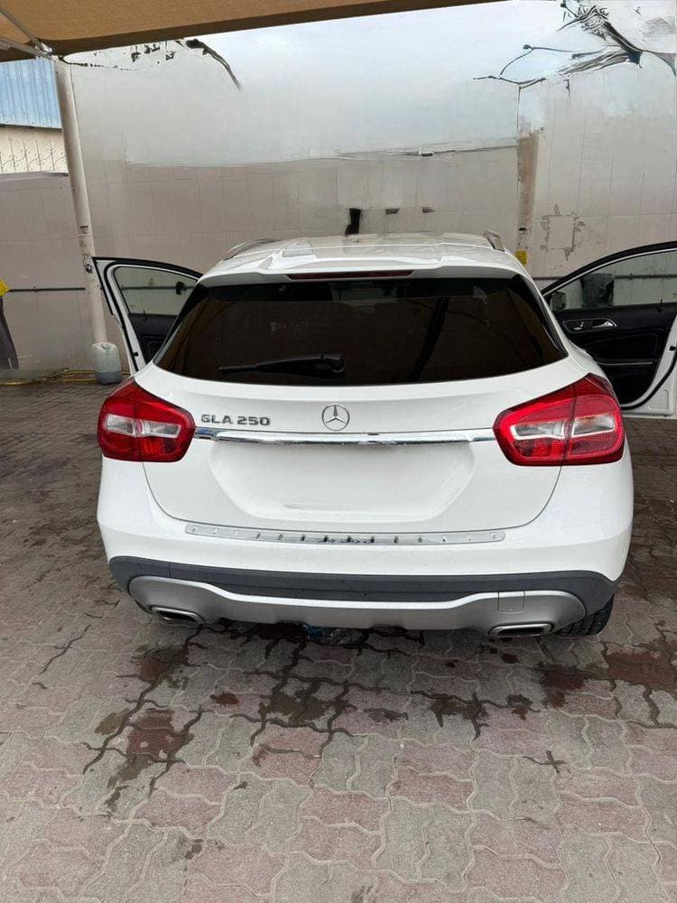 2019 Mercedes-Benz GLA thumbnail 2