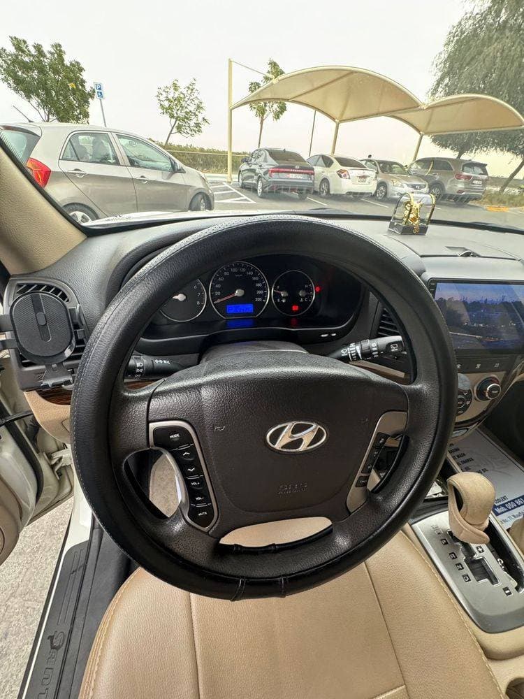 2012 Hyundai Santa Fe thumbnail 4