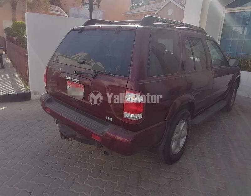 2002 Nissan Pathfinder thumbnail 3