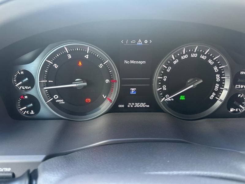 2019 Toyota Land Cruiser thumbnail 5