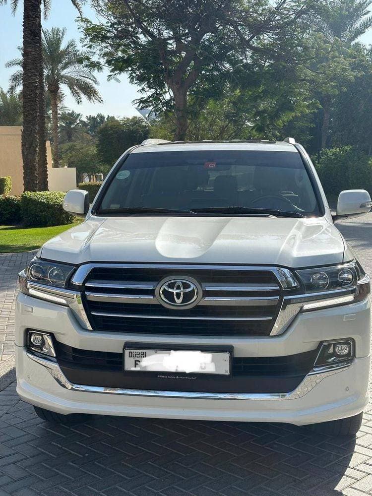 2019 Toyota Land Cruiser thumbnail 2