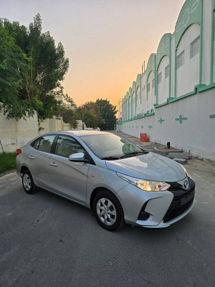 2022 Toyota Yaris Sedan thumbnail 2