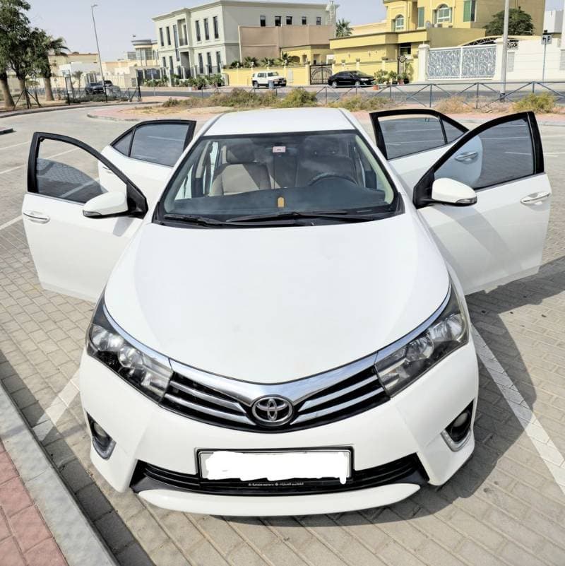 2015 Toyota Corolla thumbnail 4