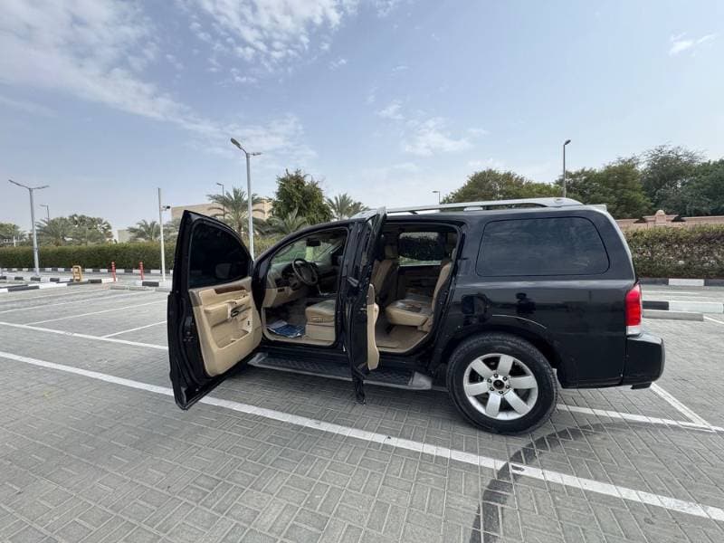 2009 Nissan Armada thumbnail 4