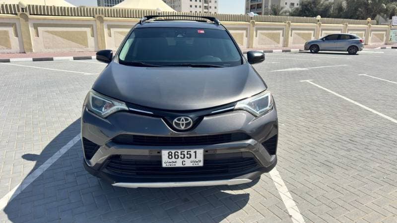 2018 Toyota Rav4 thumbnail 3