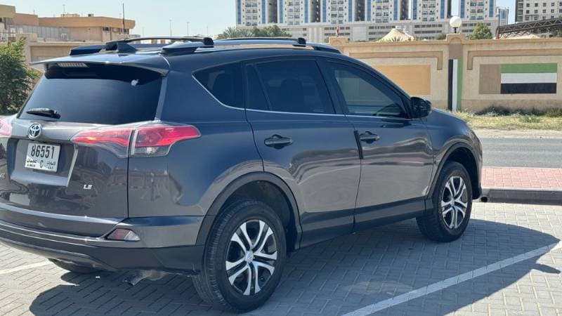 2018 Toyota Rav4 thumbnail 2