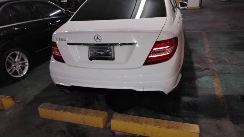 2013 Mercedes-Benz C-Class thumbnail 2