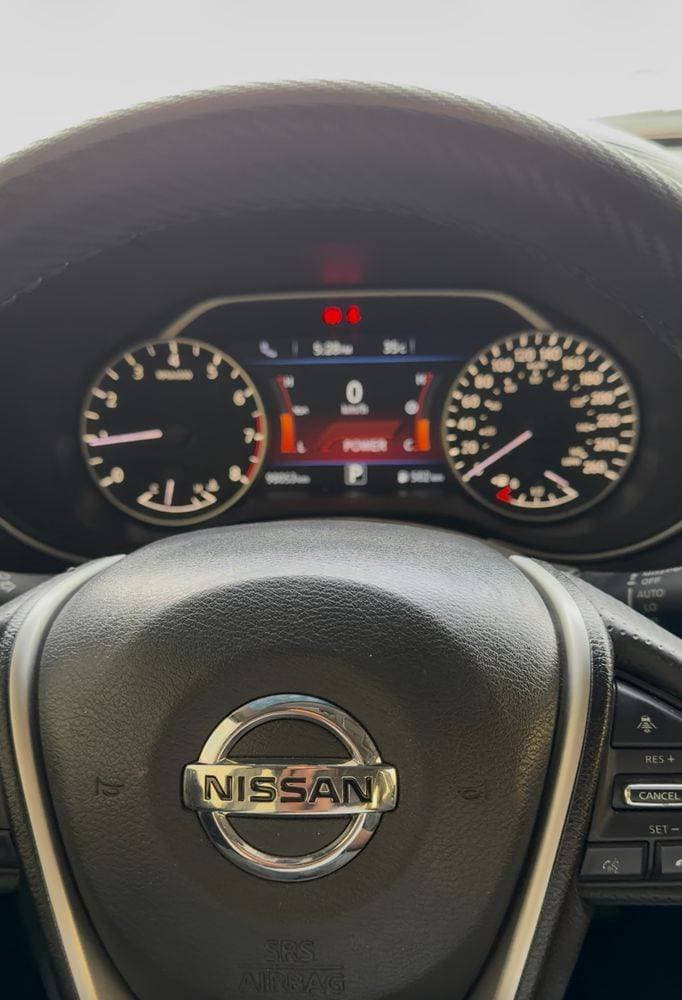 2017 Nissan Maxima thumbnail 3