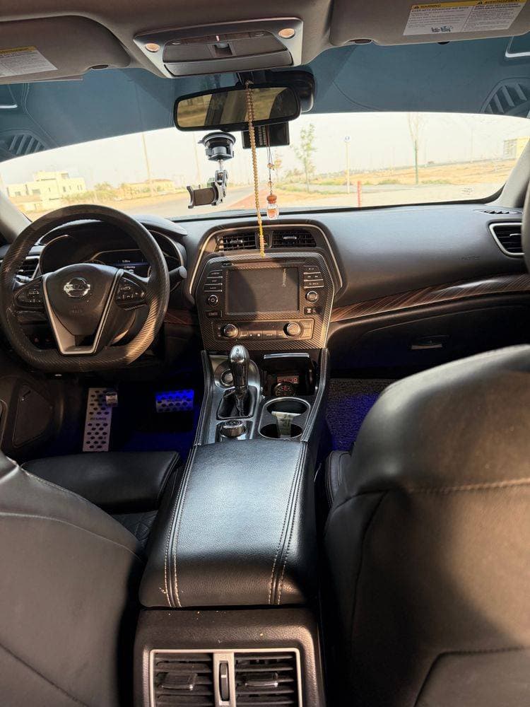 2017 Nissan Maxima thumbnail 2