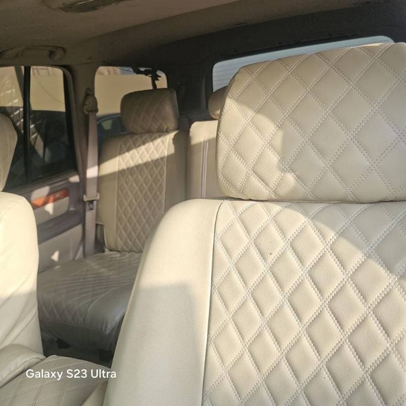 2004 Lexus LX thumbnail 4
