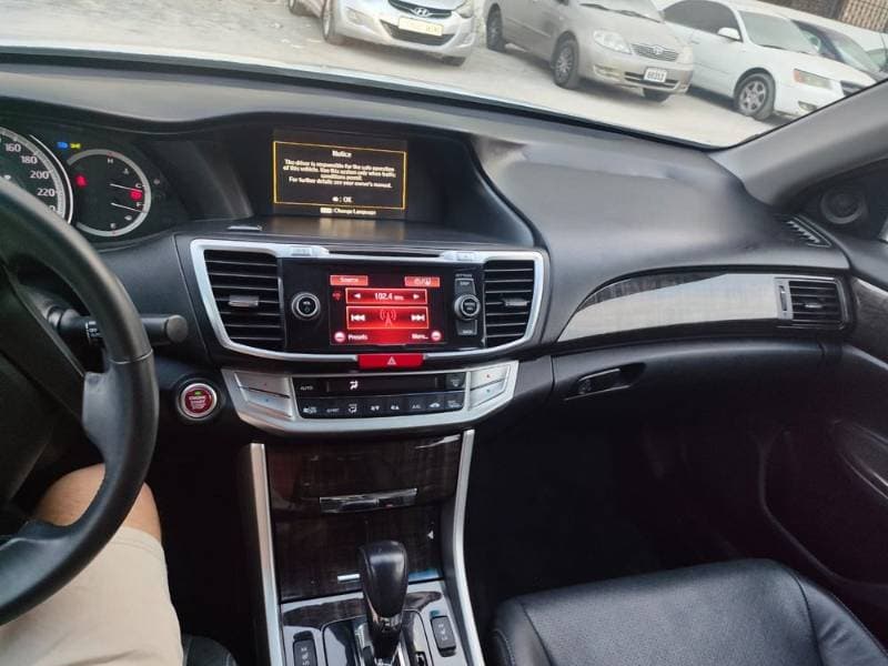 2015 Honda Accord thumbnail 3