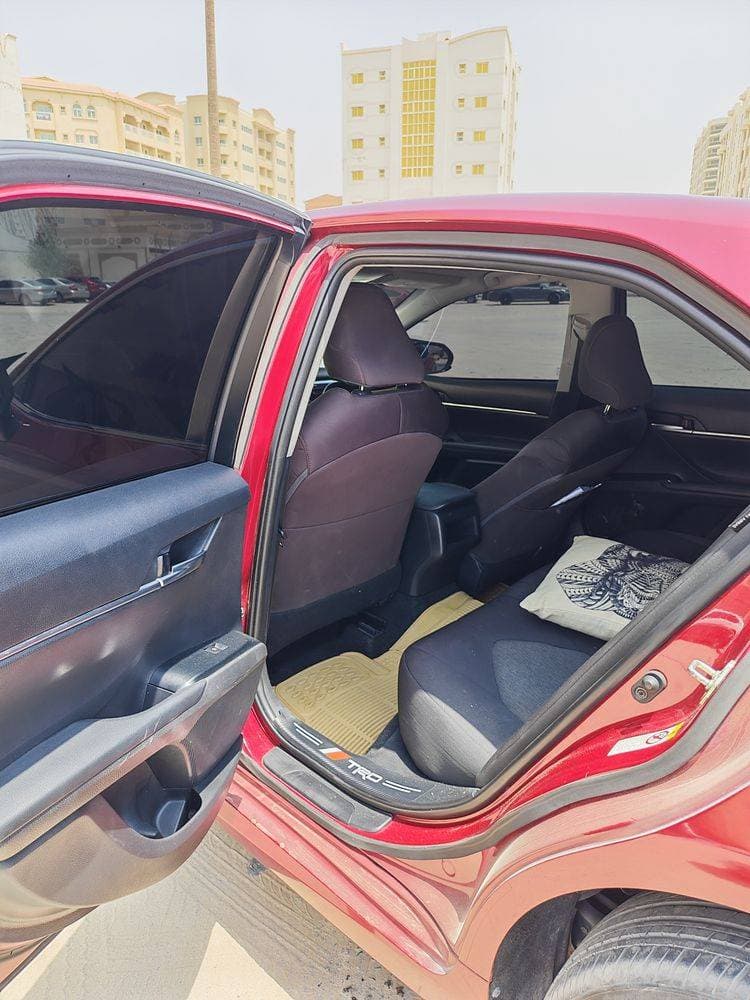 2018 Toyota Camry thumbnail 2