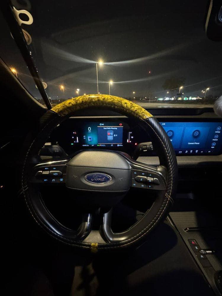 2023 Ford Taurus thumbnail 3
