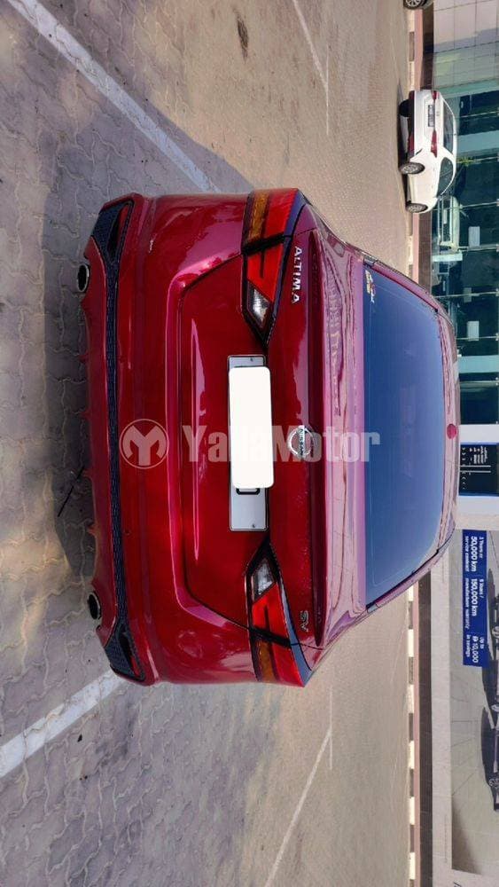 2019 Nissan Altima thumbnail 3