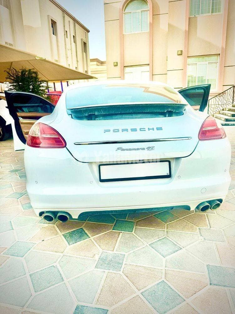 2011 Porsche Panamera thumbnail 5