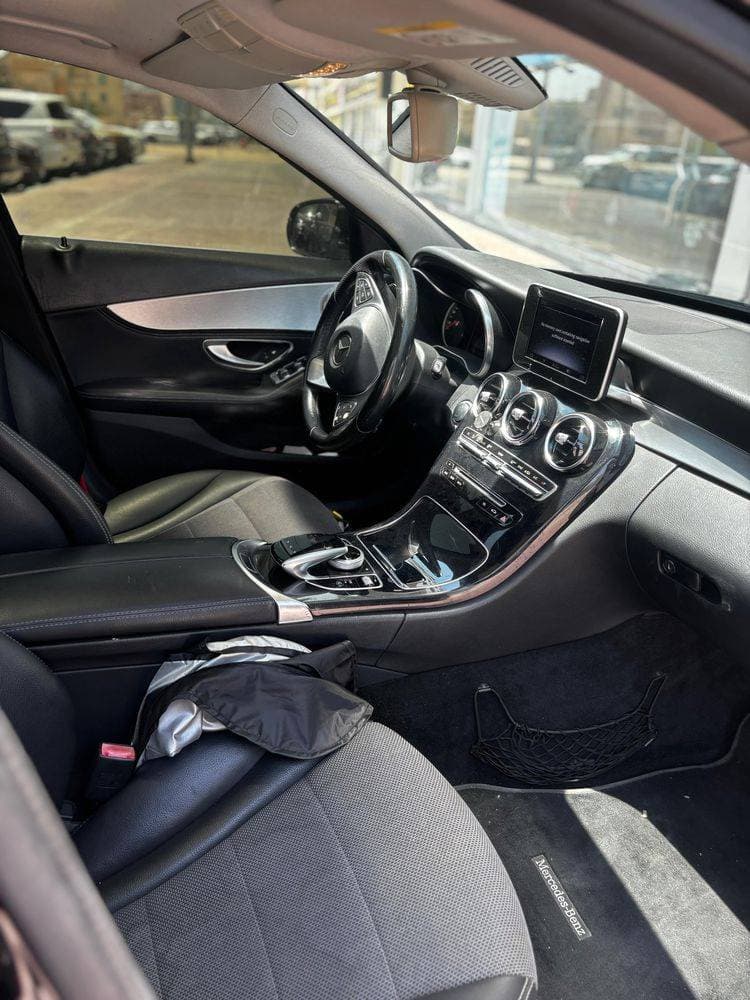 2015 Mercedes-Benz C-Class thumbnail 3