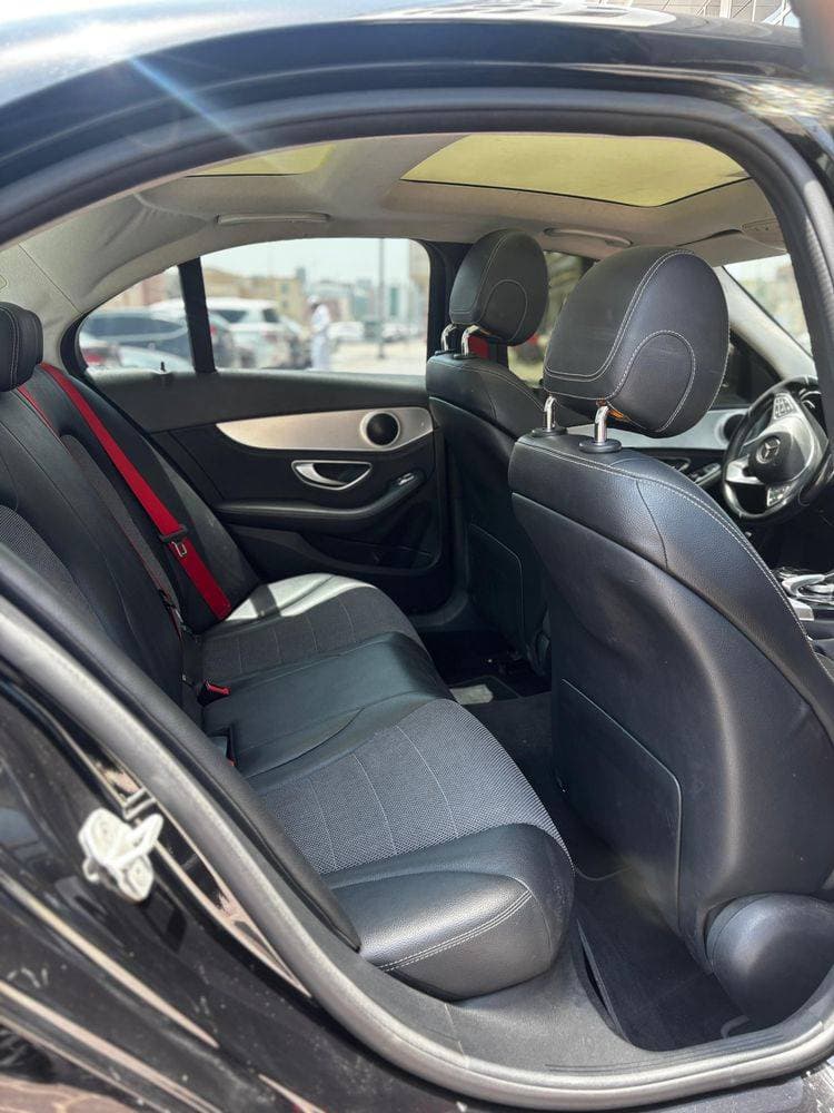 2015 Mercedes-Benz C-Class thumbnail 4