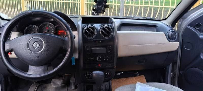 2016 Renault Duster thumbnail 3
