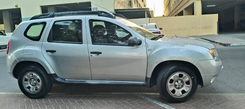 2016 Renault Duster thumbnail 2