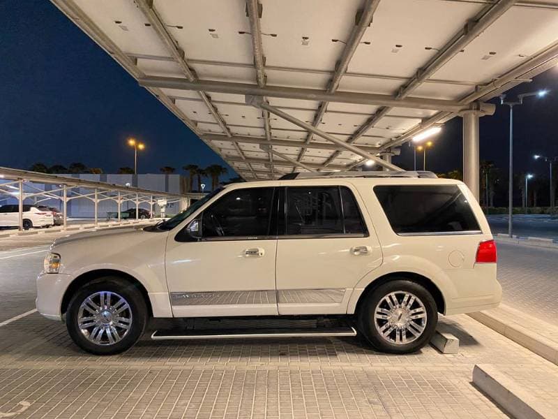2009 Lincoln Navigator thumbnail 2