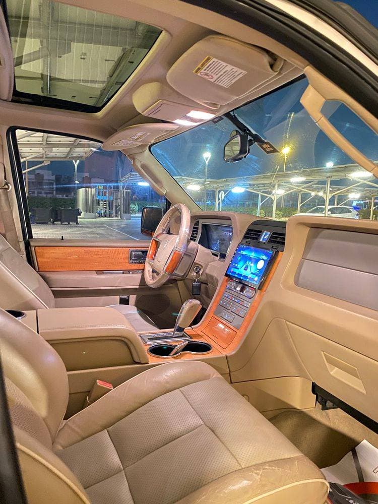 2009 Lincoln Navigator thumbnail 4